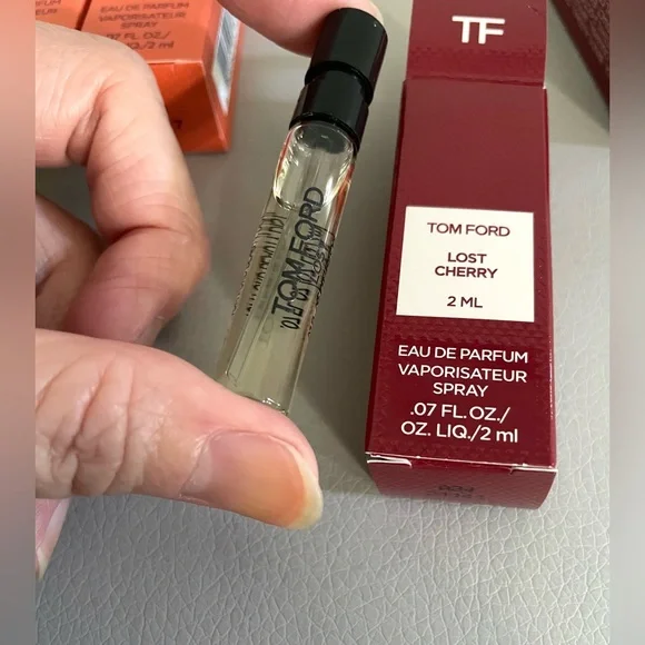 Tom Ford 6 different scent mini samples - Picture 5 of 7